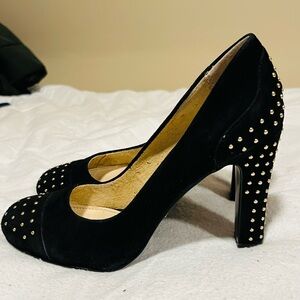 Anne Klein Black Heels with Gold Studs super cute 🖤💛